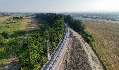 Březen 2024